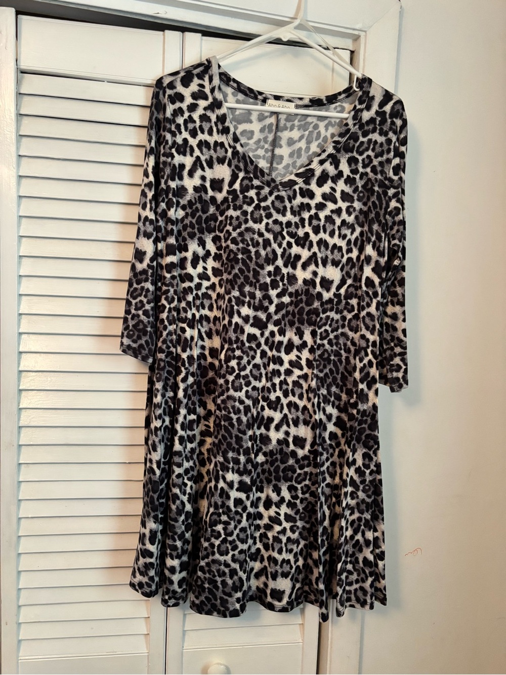 Leopard Print V-Neck Long Sleeve Swing Dress - Black & White